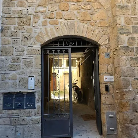 Dimora Commenda Apartment *